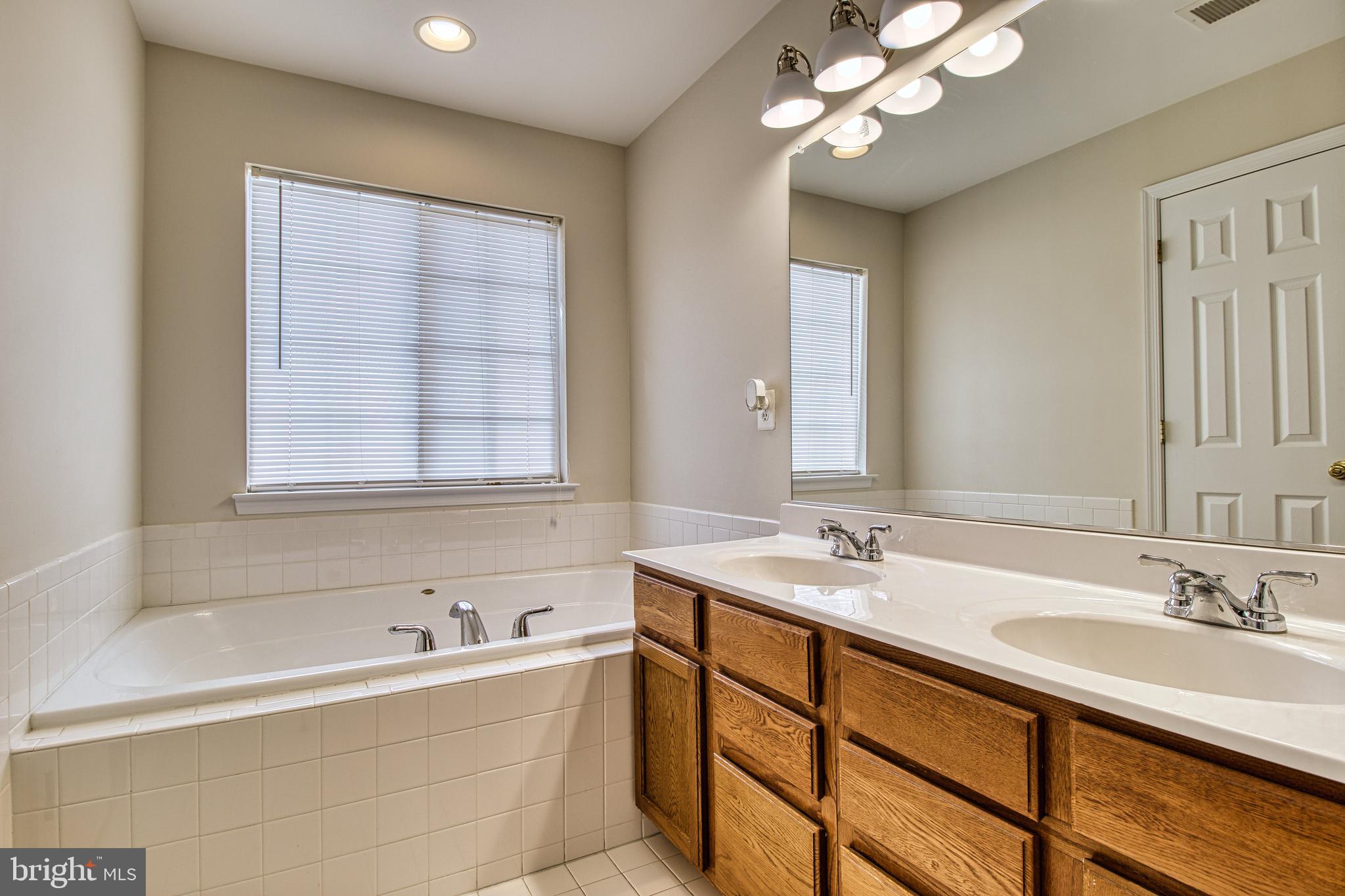 OXBOW ESTATES - Residential