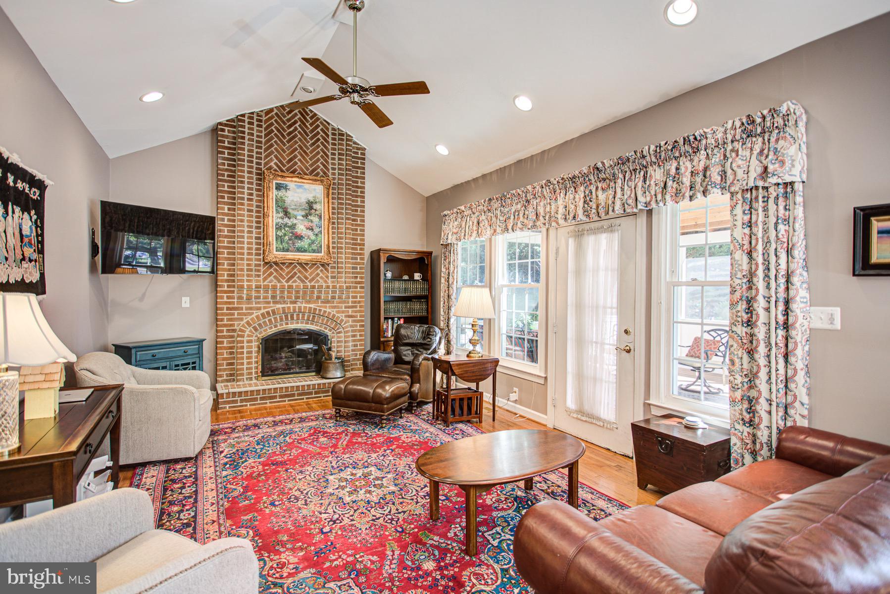 JAMES CREEK - Residential