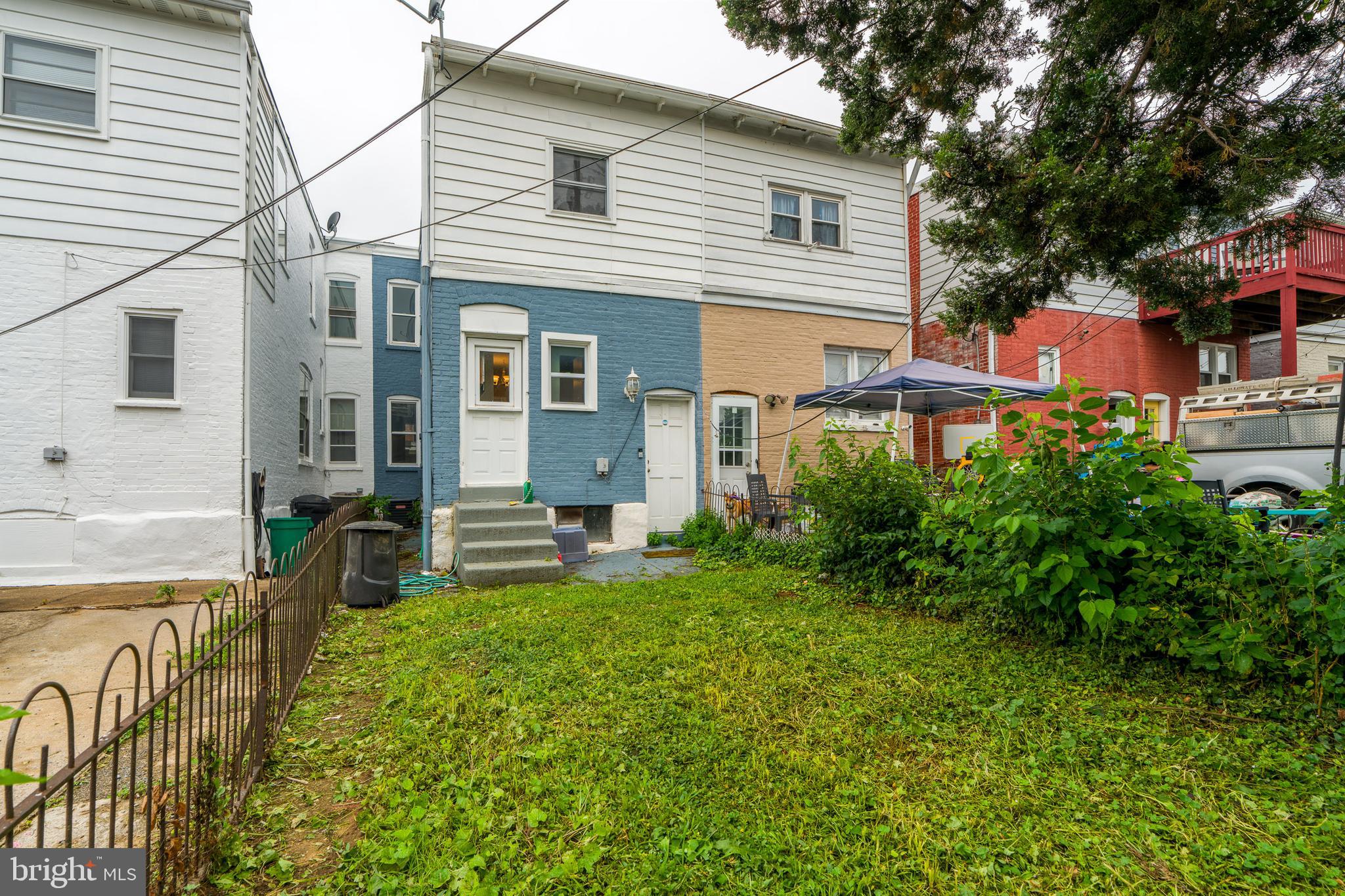 589 N PLUM STREET