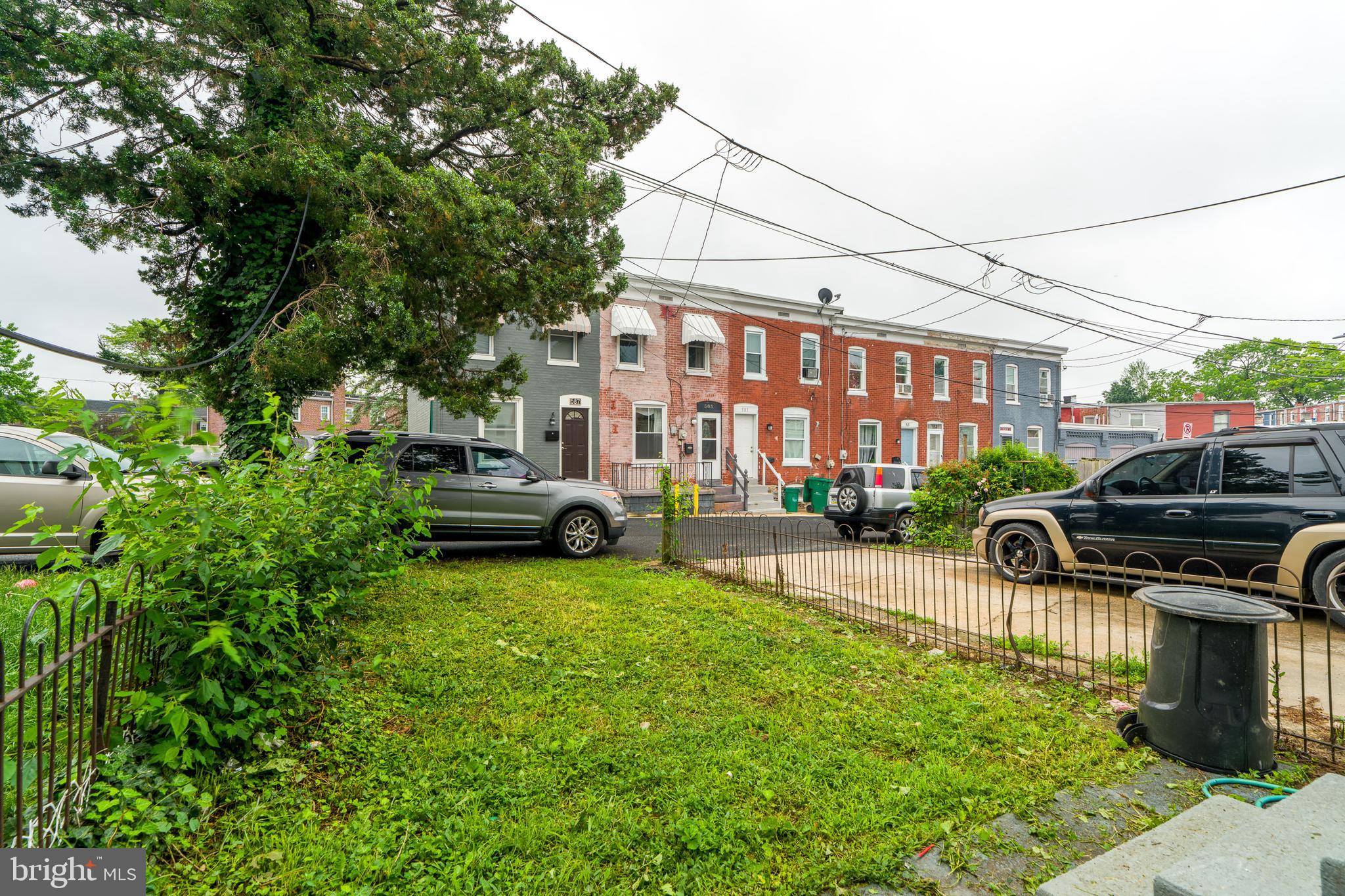 589 N PLUM STREET