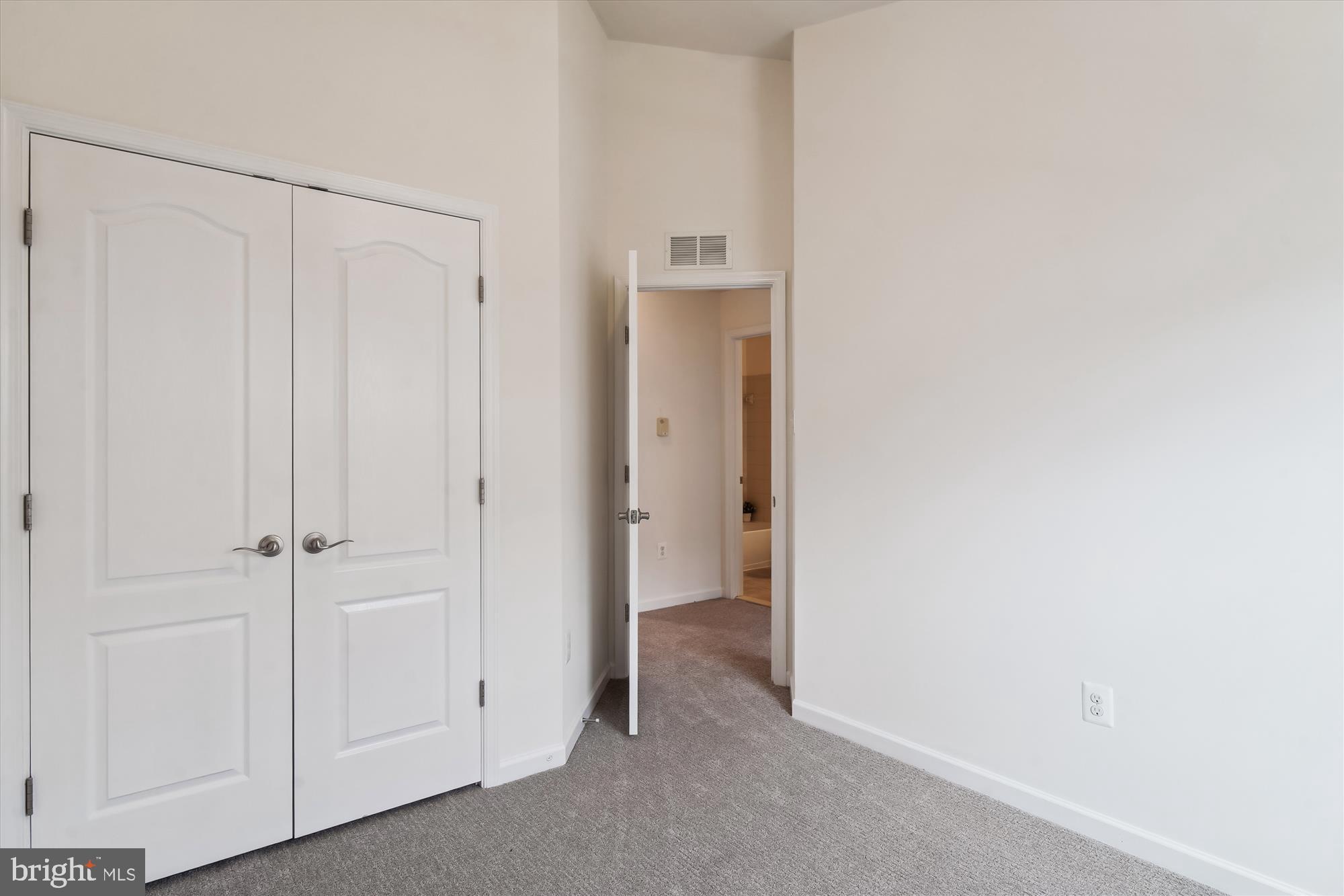 MARKET SQUARE - Residential