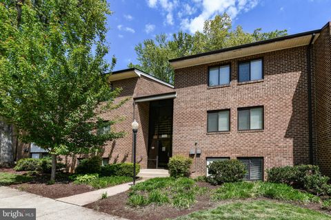 Photo of 1523 - 2a Northgate Square, RESTON, VA 20190 (MLS # VAFX2305734)