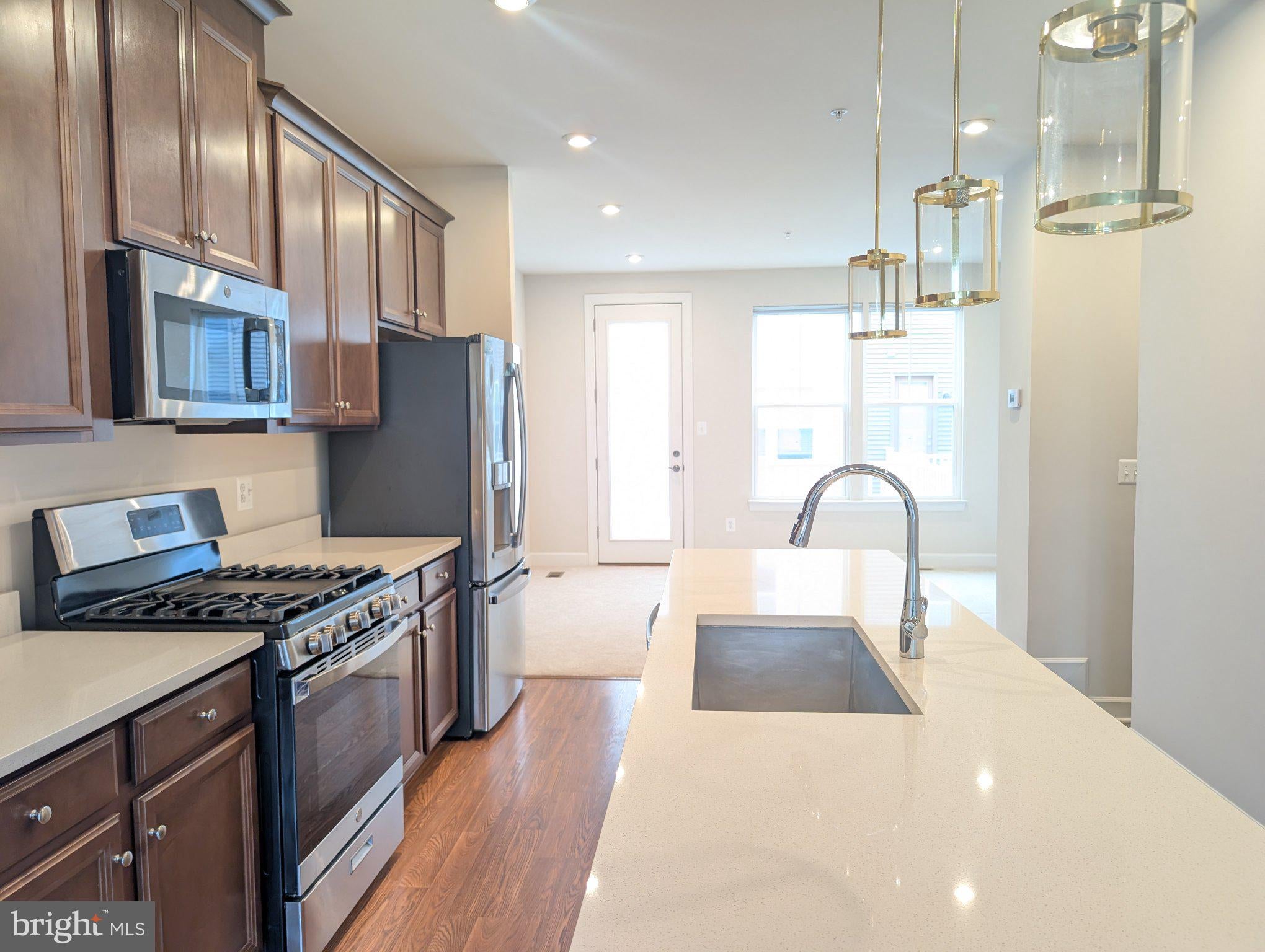 3511 CARNABY STREET