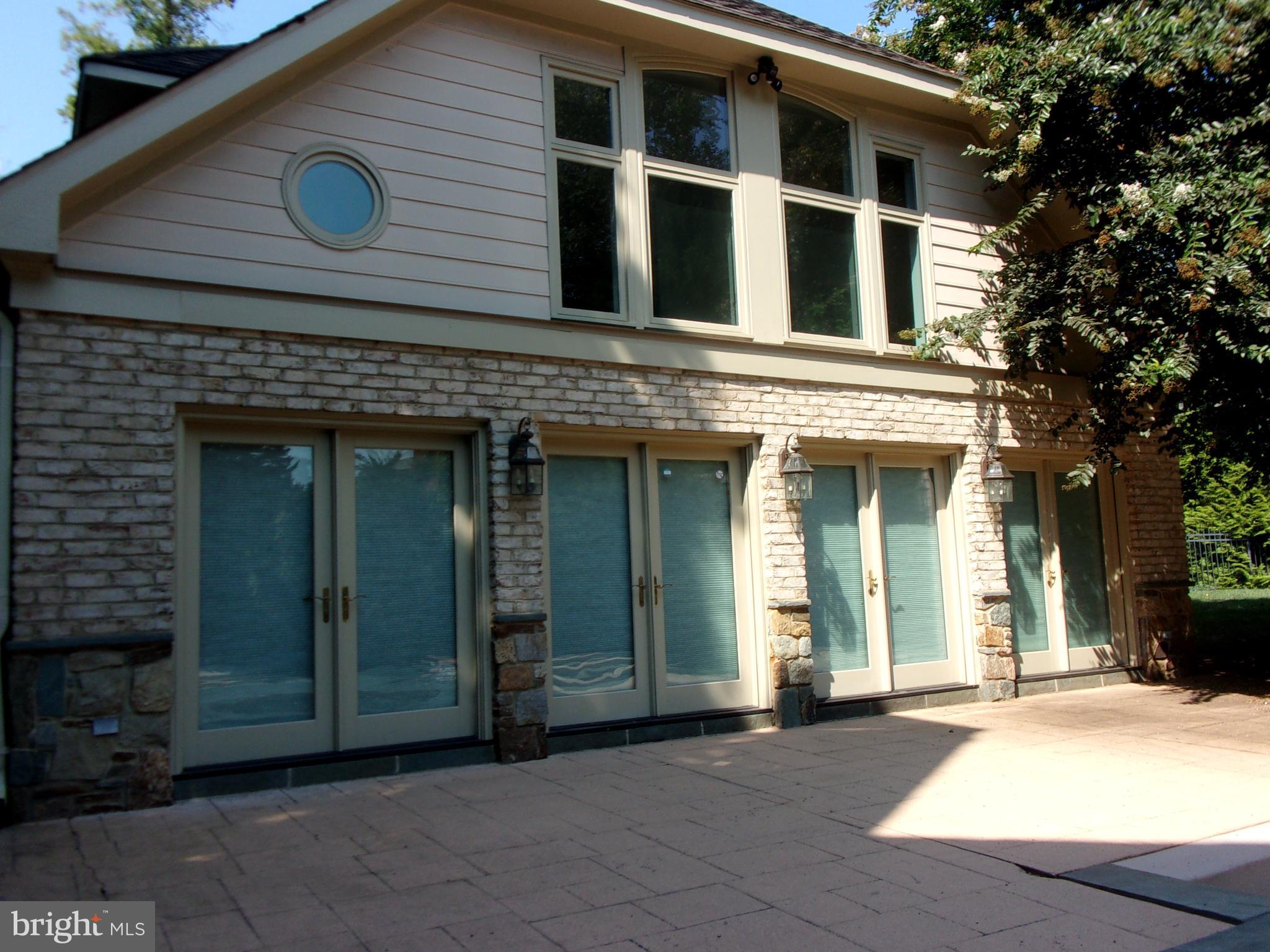 RESERVE AT OAKVIEW - Residential Lease