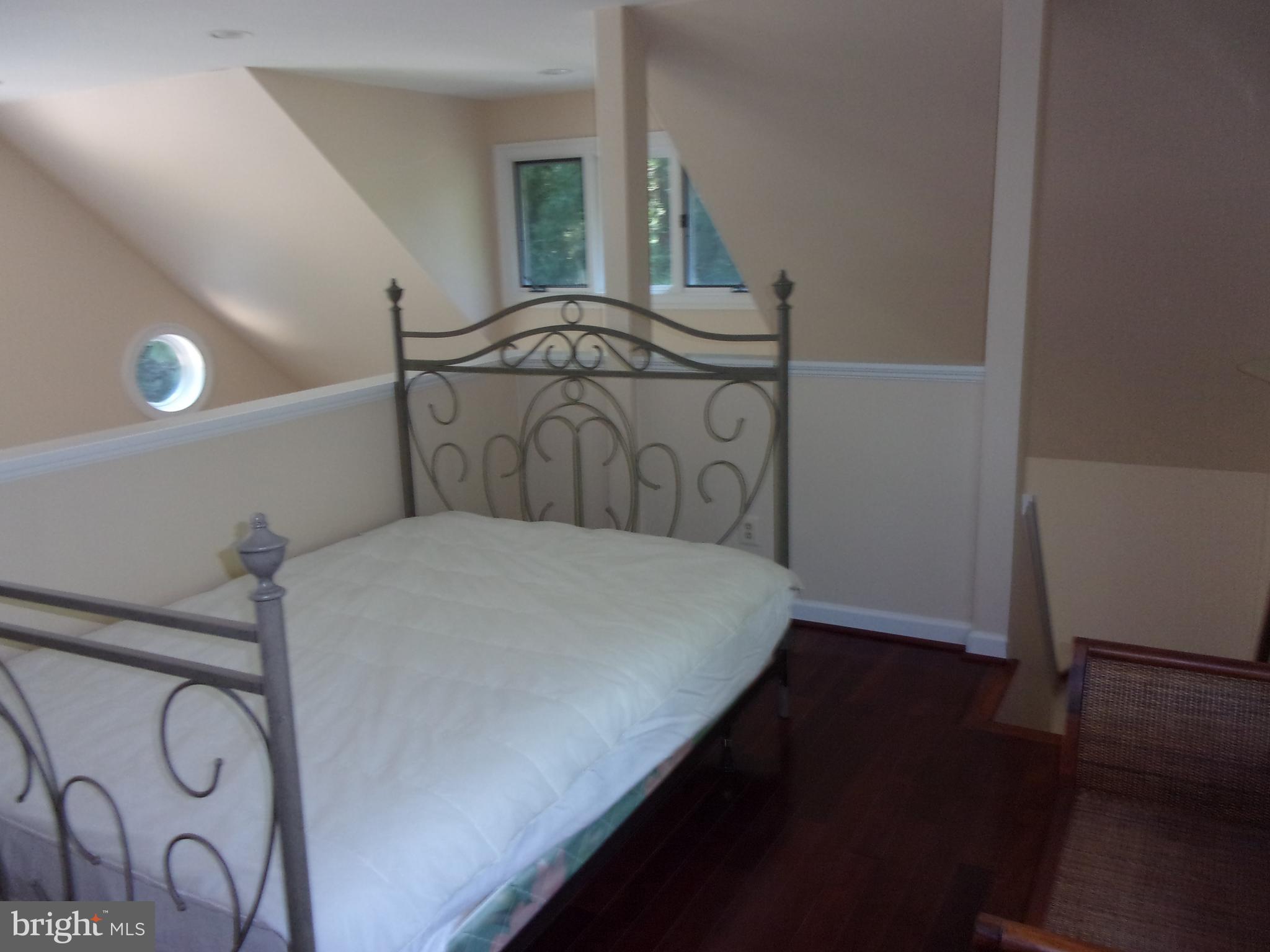 RESERVE AT OAKVIEW - Residential Lease