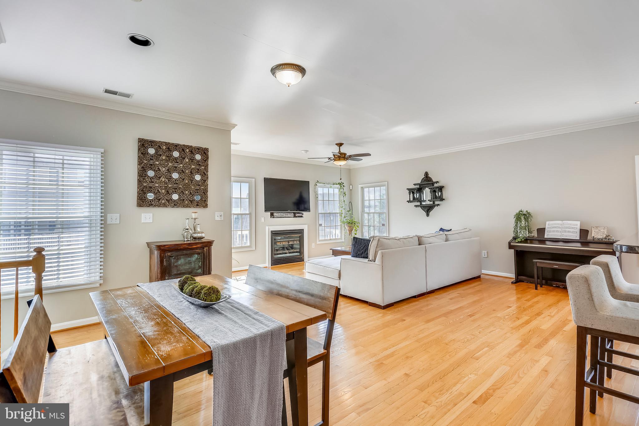 LAKELANDS - Residential Lease