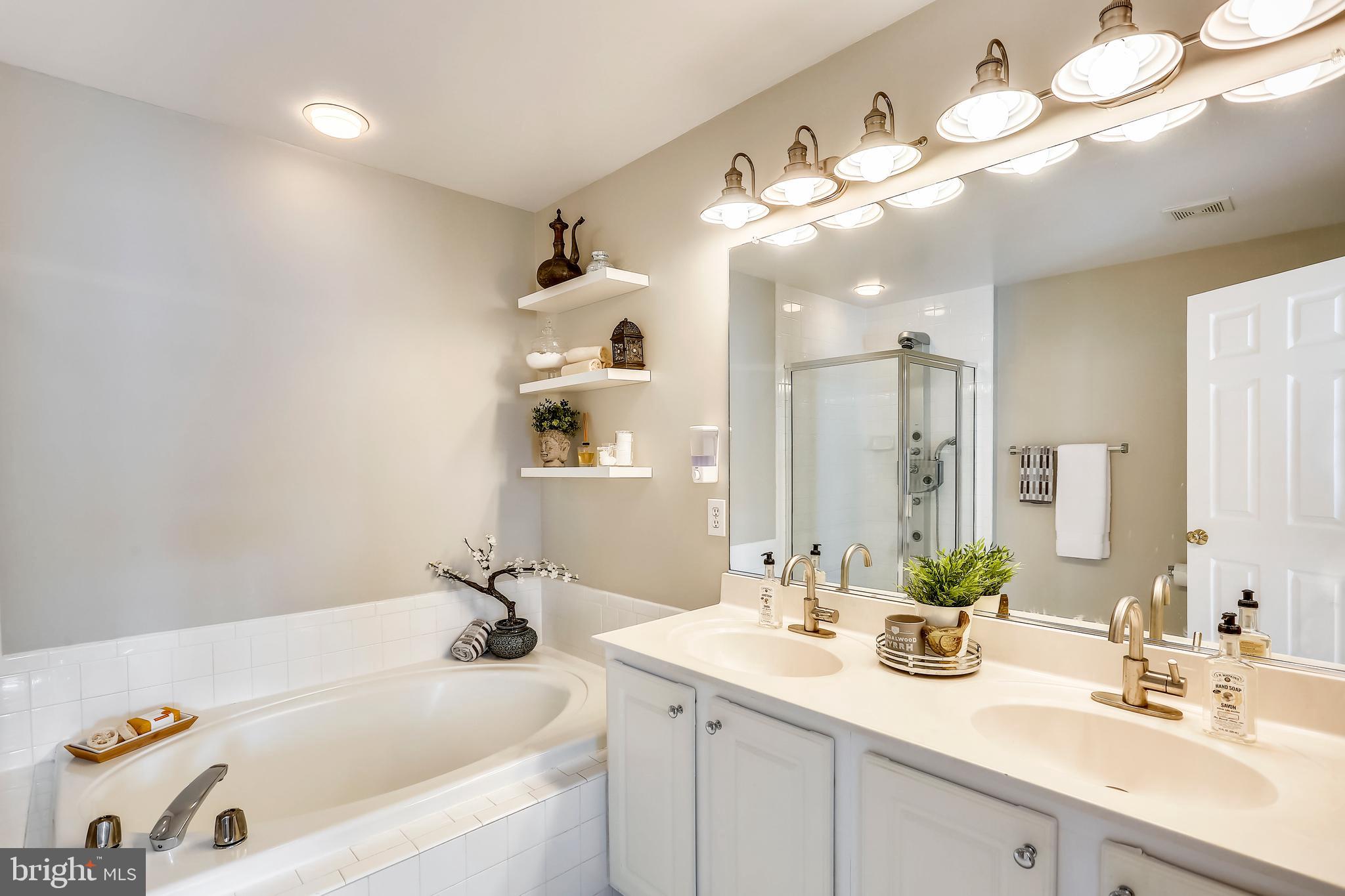 LAKELANDS - Residential Lease