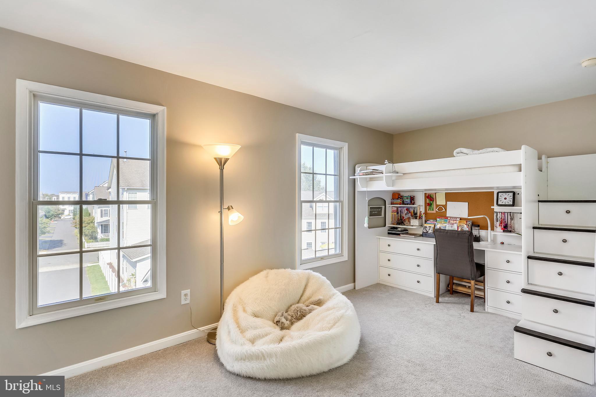 LAKELANDS - Residential Lease