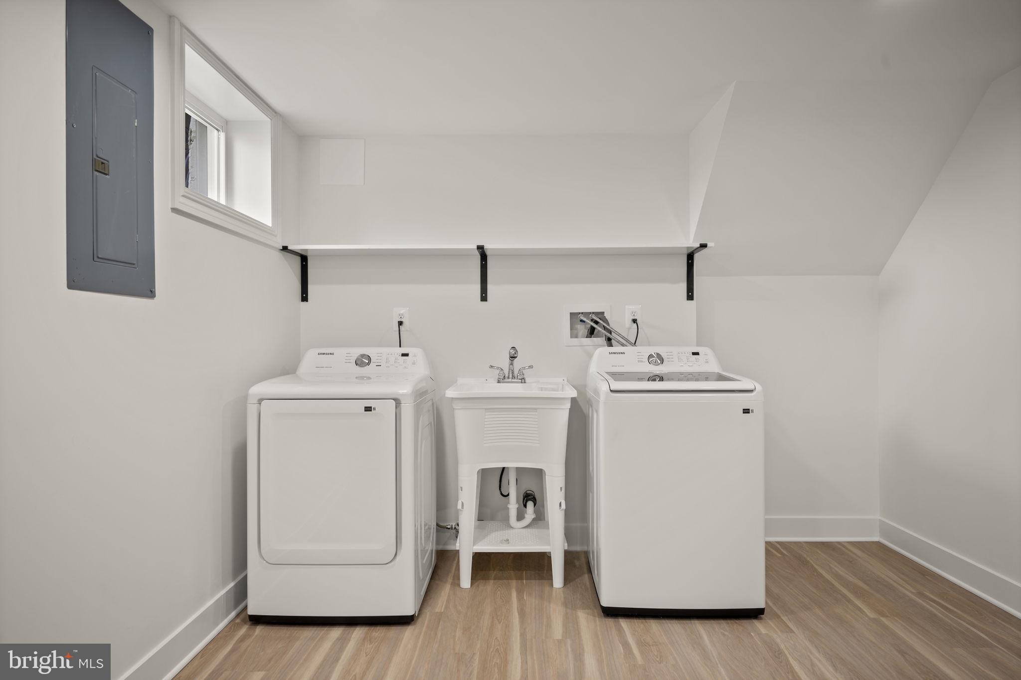 SUBURBAN GREENS - Residential