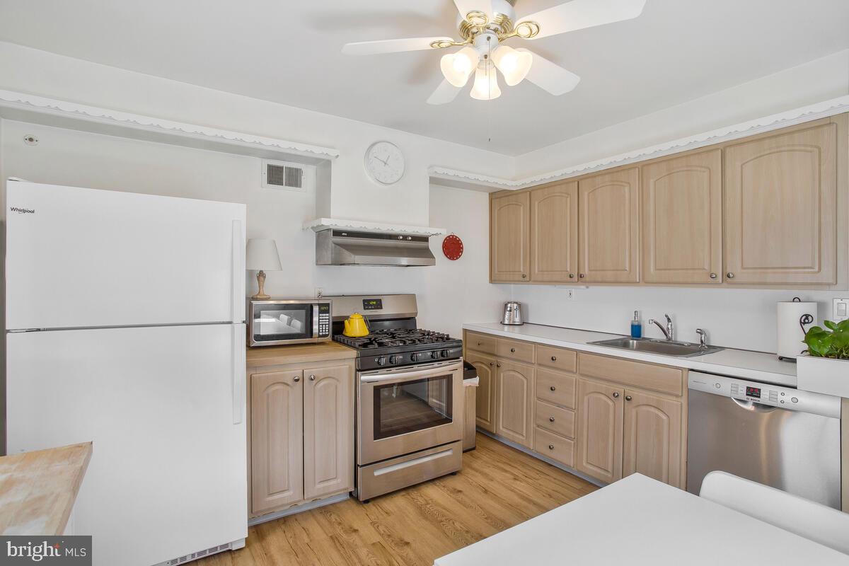 HOLLYWOOD - Residential