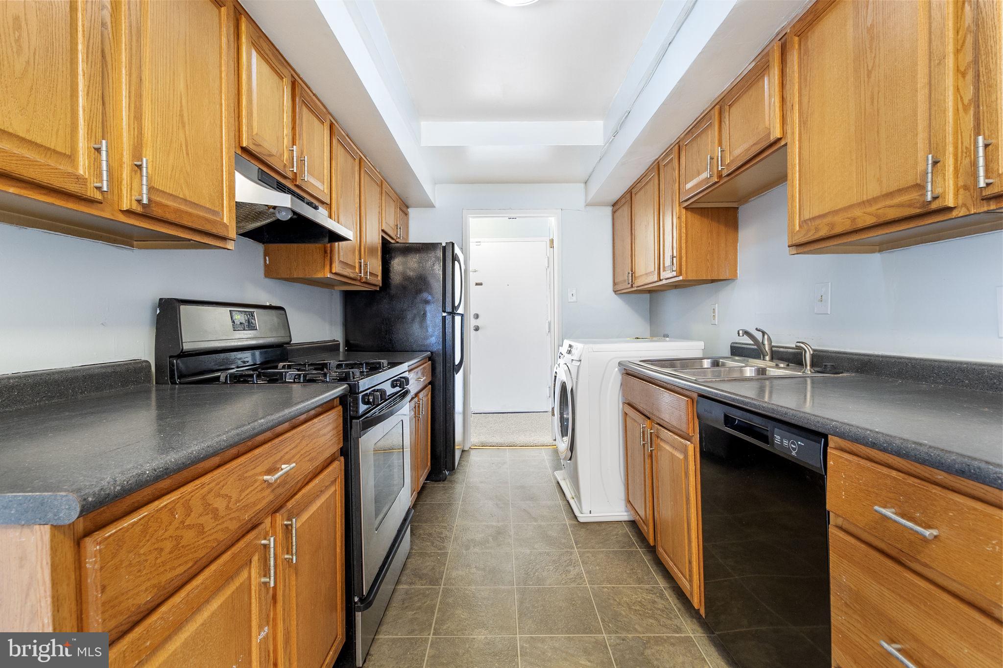 PINES CONDOMINIUM - Residential