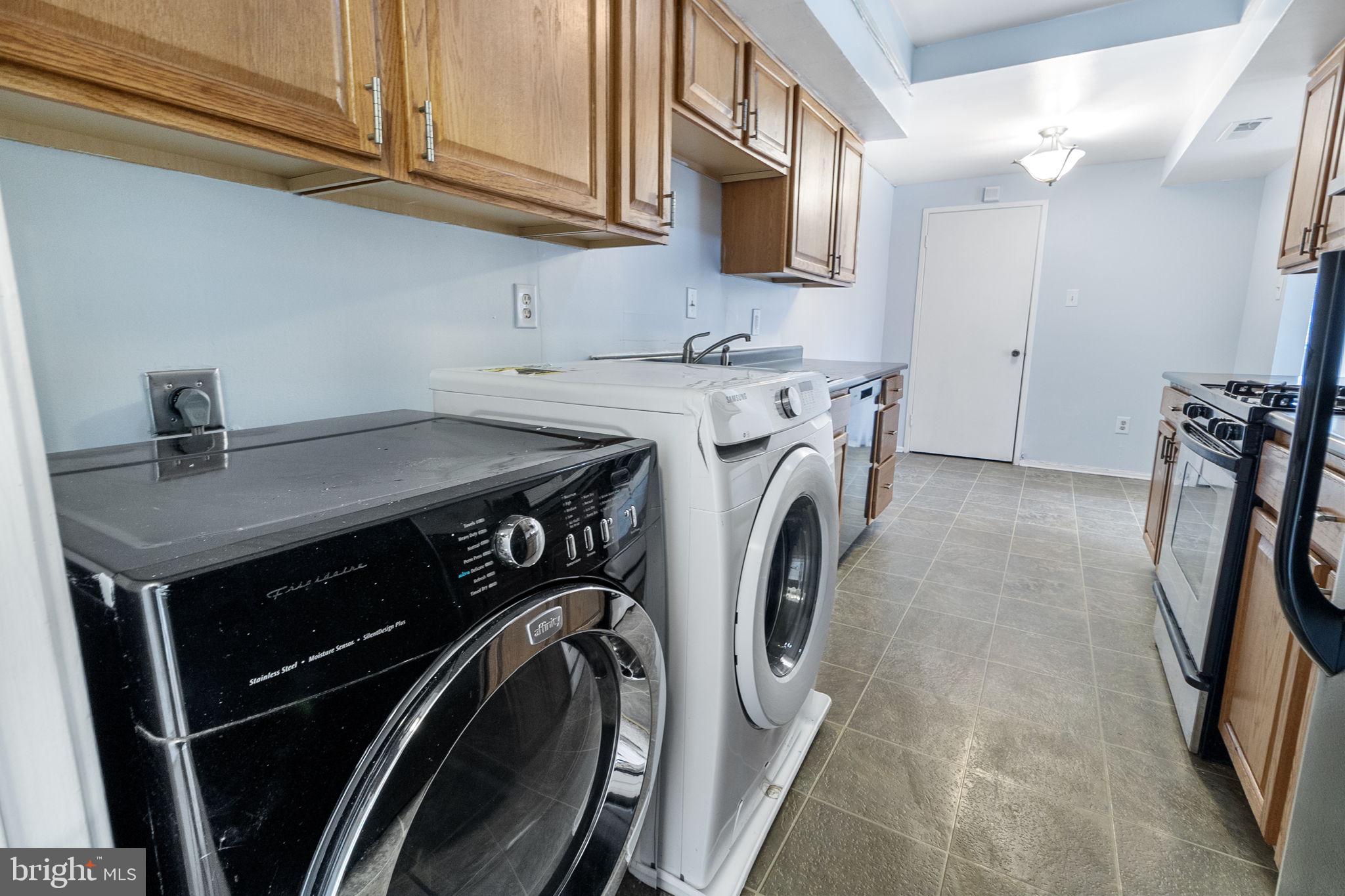 PINES CONDOMINIUM - Residential