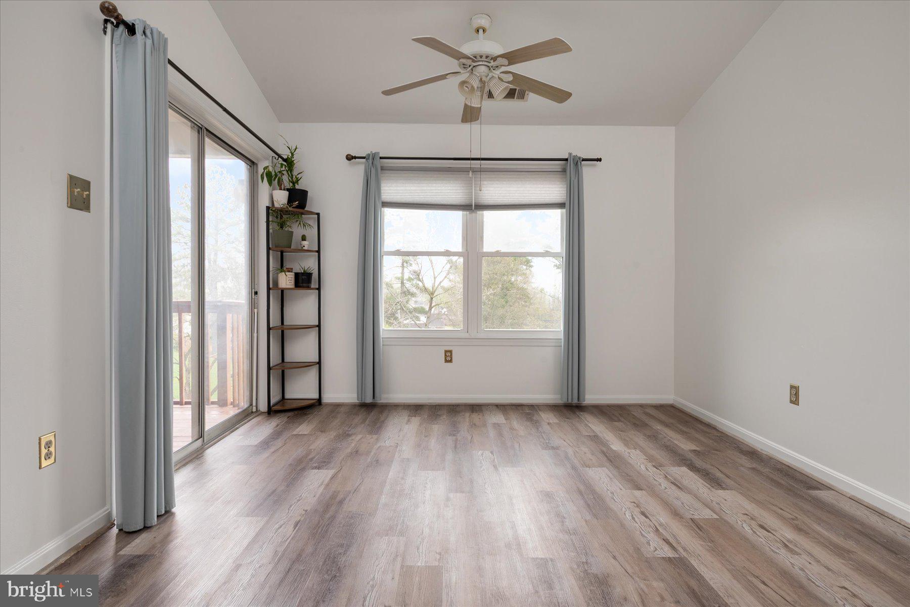 RIVERCHASE - Residential