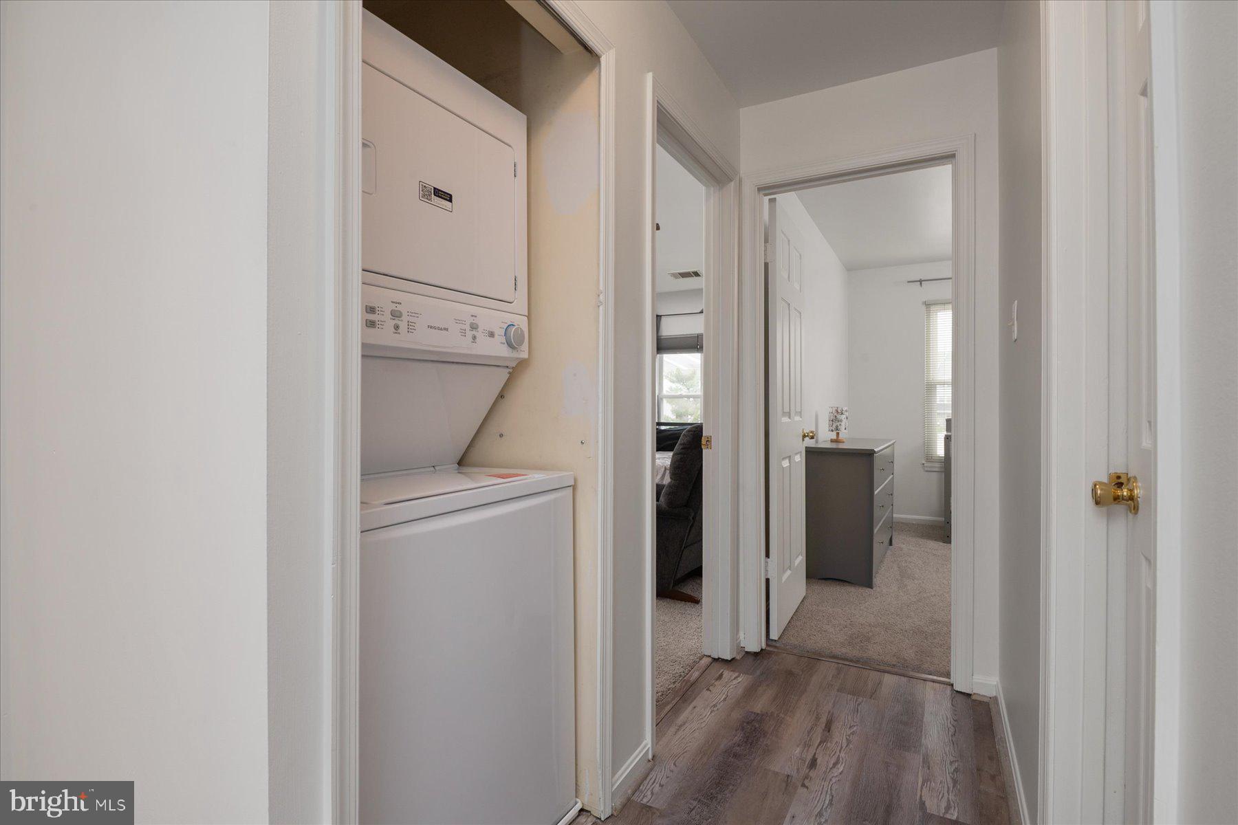 RIVERCHASE - Residential