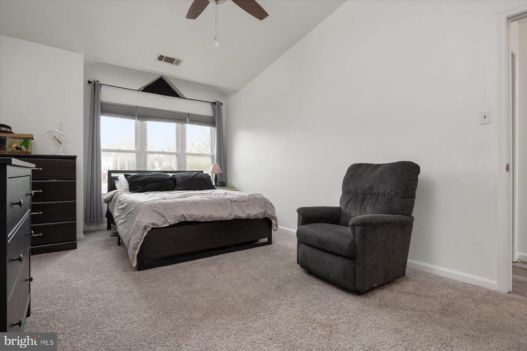 RIVERCHASE - Residential