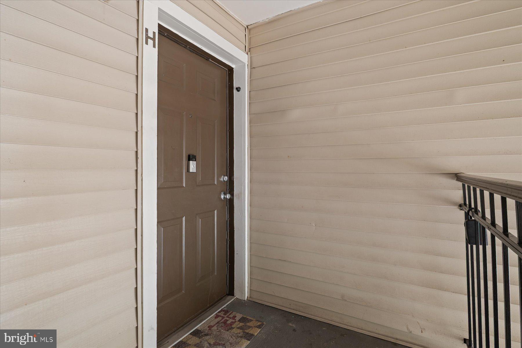 RIVERCHASE - Residential