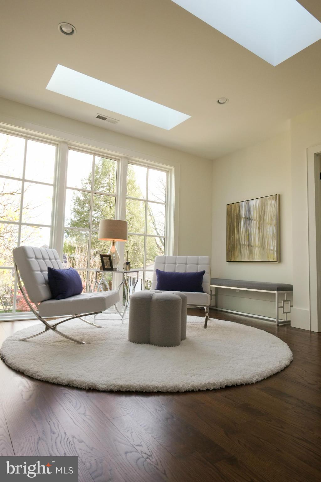 COUNTRY CLUB HILLS - Residential