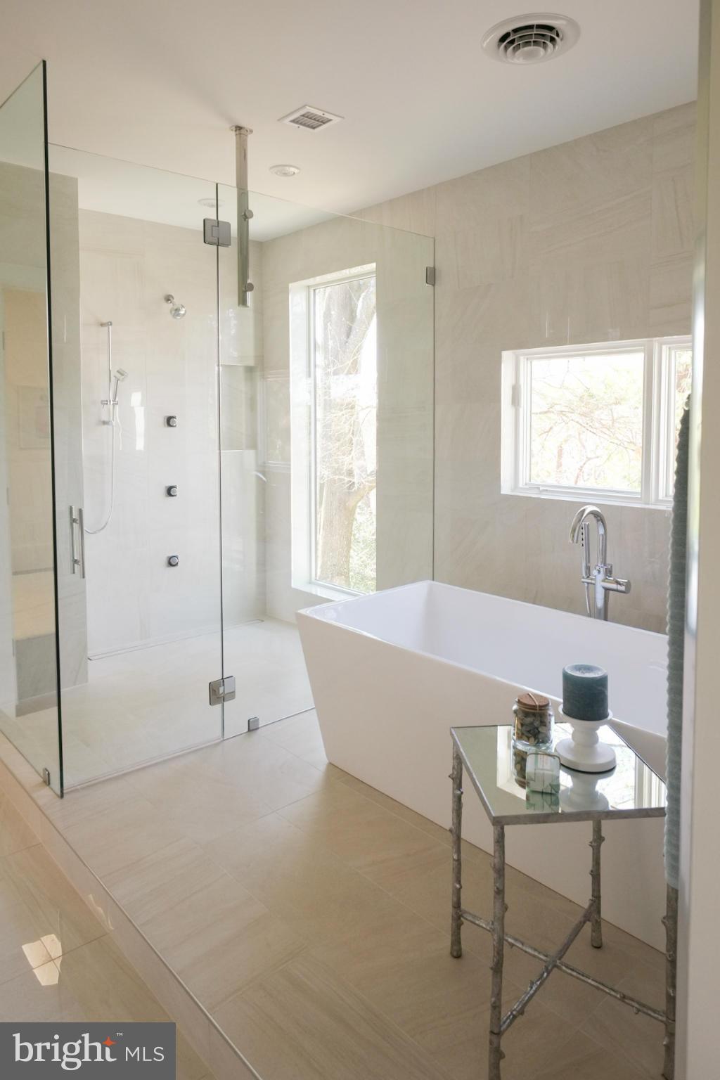 COUNTRY CLUB HILLS - Residential