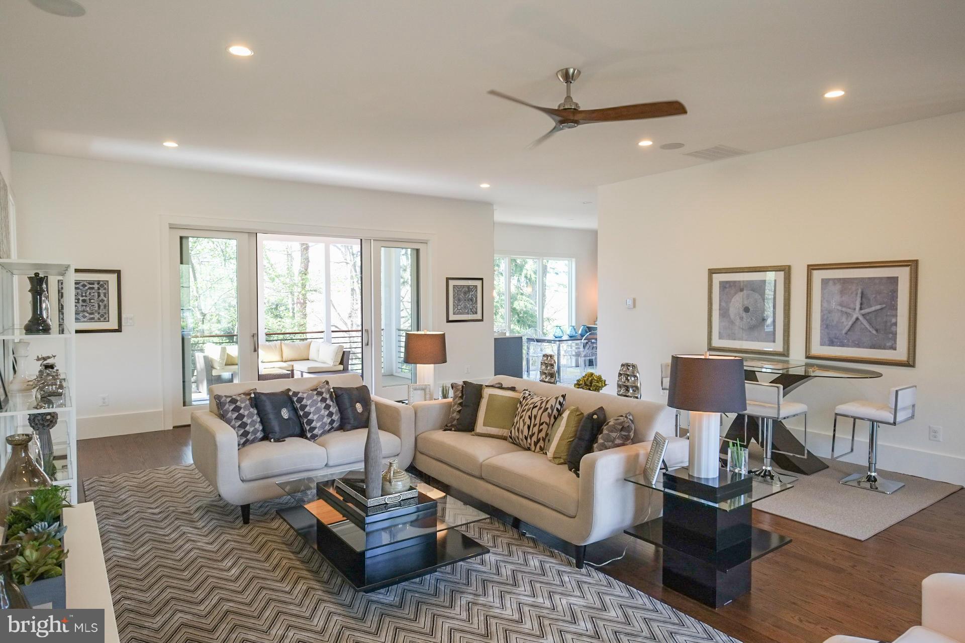 COUNTRY CLUB HILLS - Residential