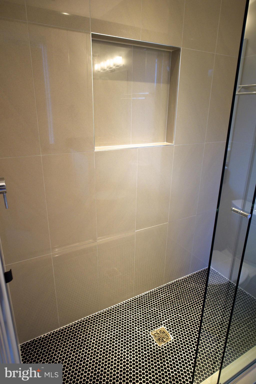 COUNTRY CLUB HILLS - Residential