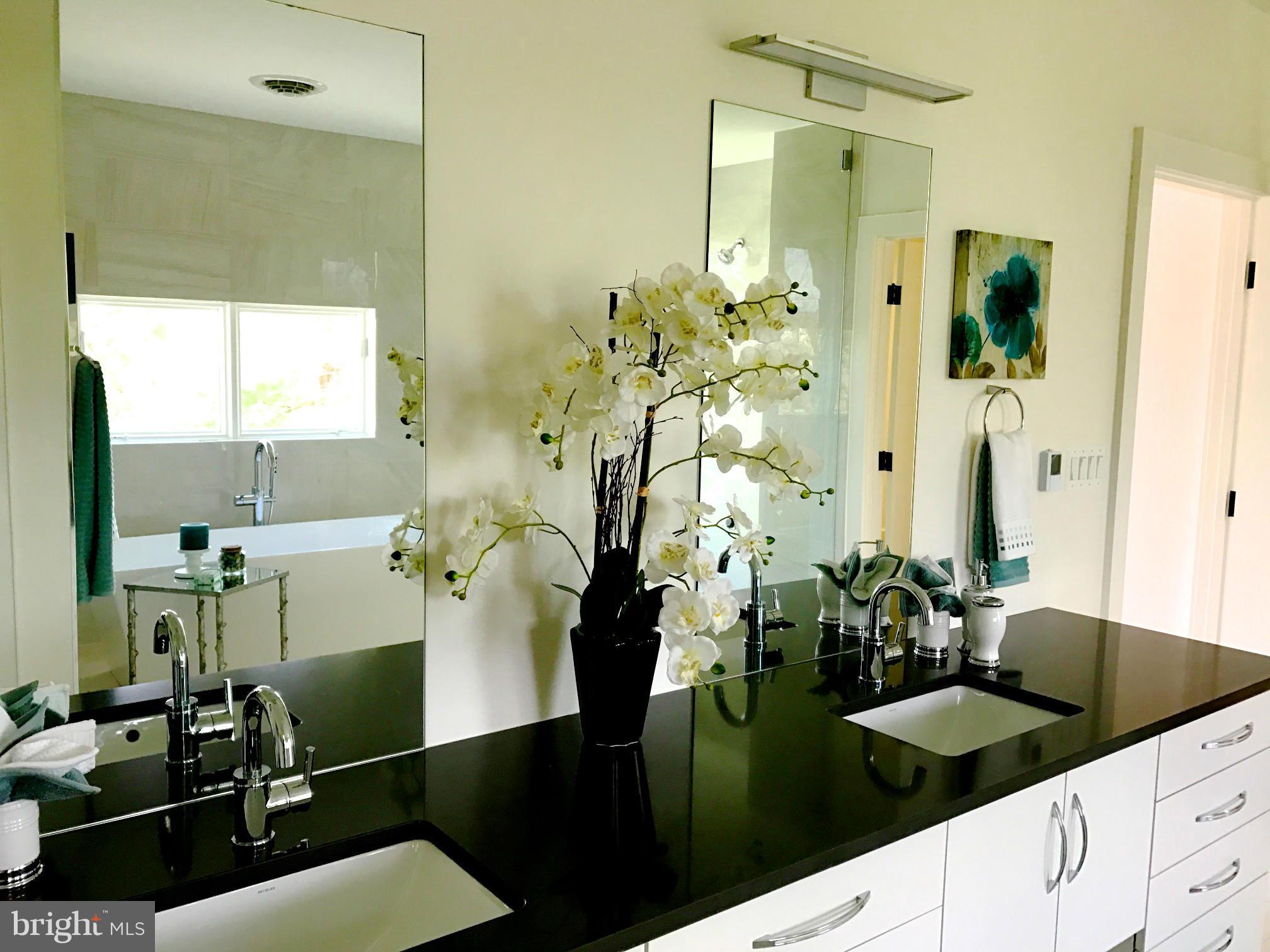 COUNTRY CLUB HILLS - Residential