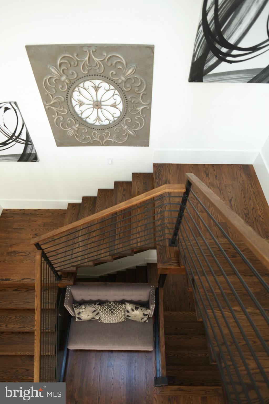 COUNTRY CLUB HILLS - Residential