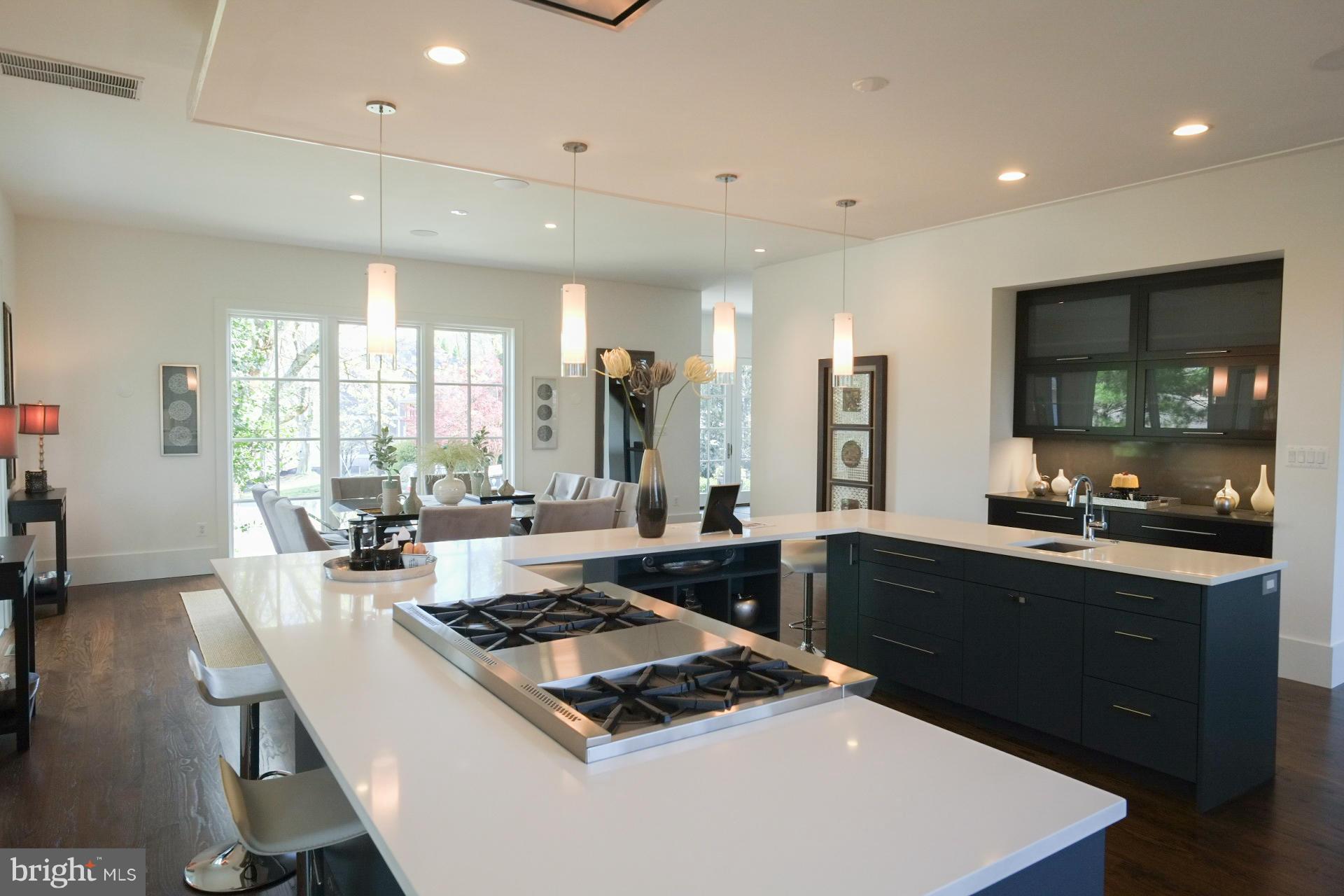 COUNTRY CLUB HILLS - Residential