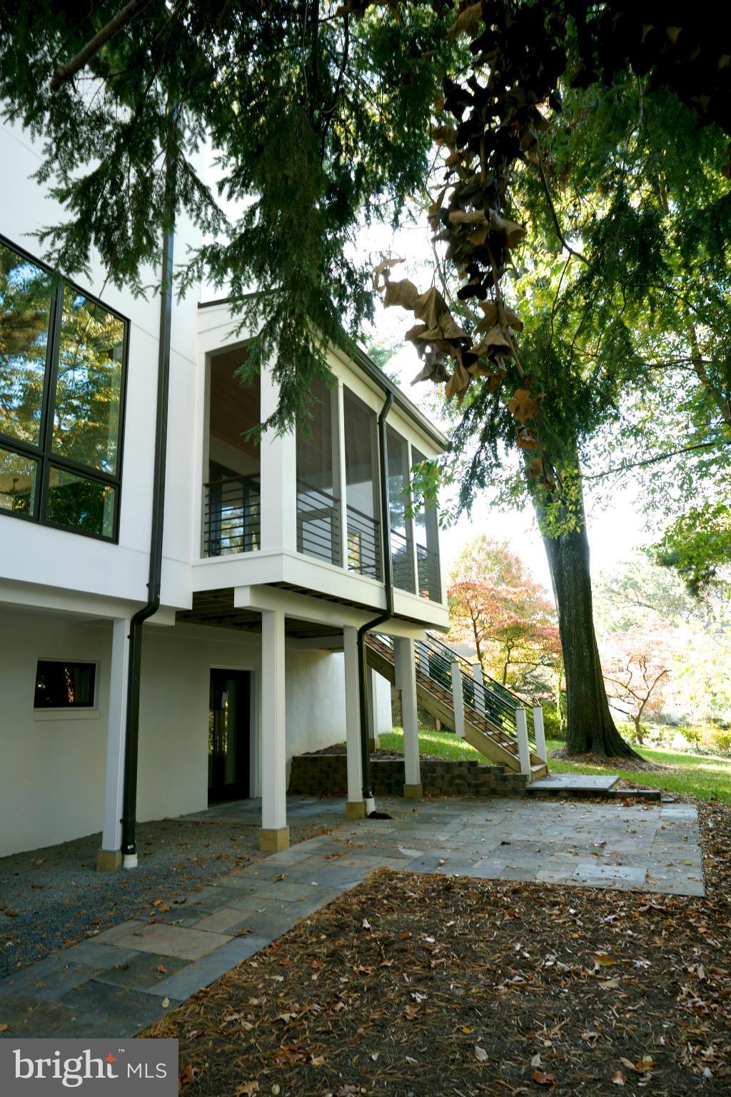 COUNTRY CLUB HILLS - Residential