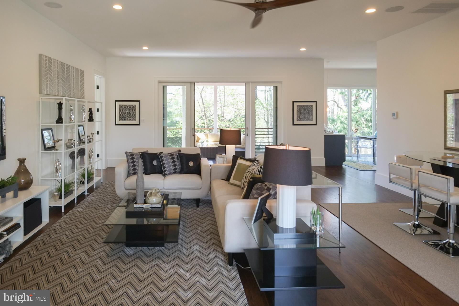 COUNTRY CLUB HILLS - Residential