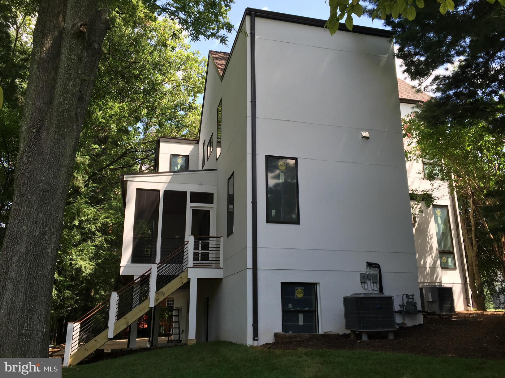 COUNTRY CLUB HILLS - Residential