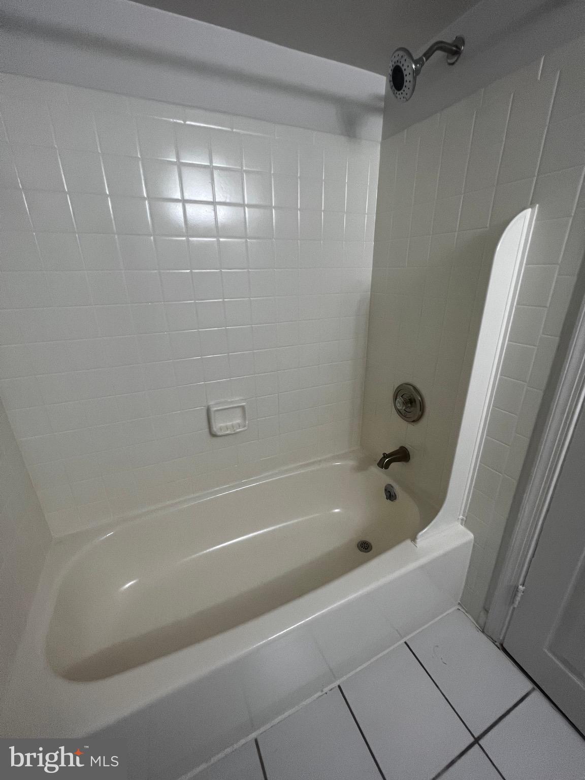 LAKE VILLAGE MANOR - Residential Lease