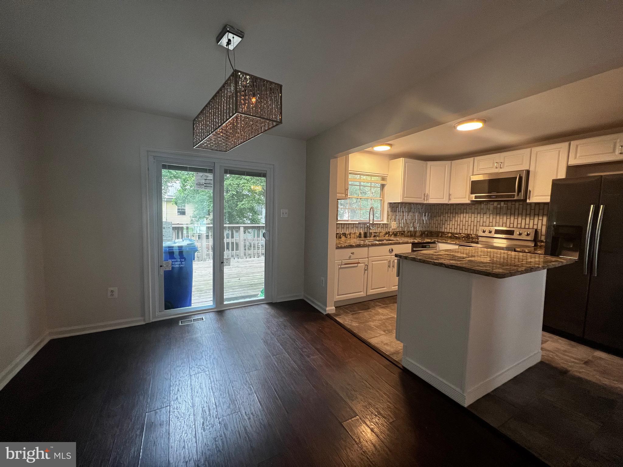 LAKE VILLAGE MANOR - Residential Lease