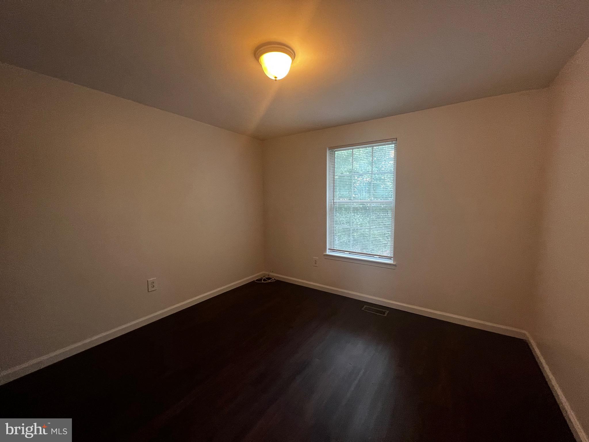 LAKE VILLAGE MANOR - Residential Lease