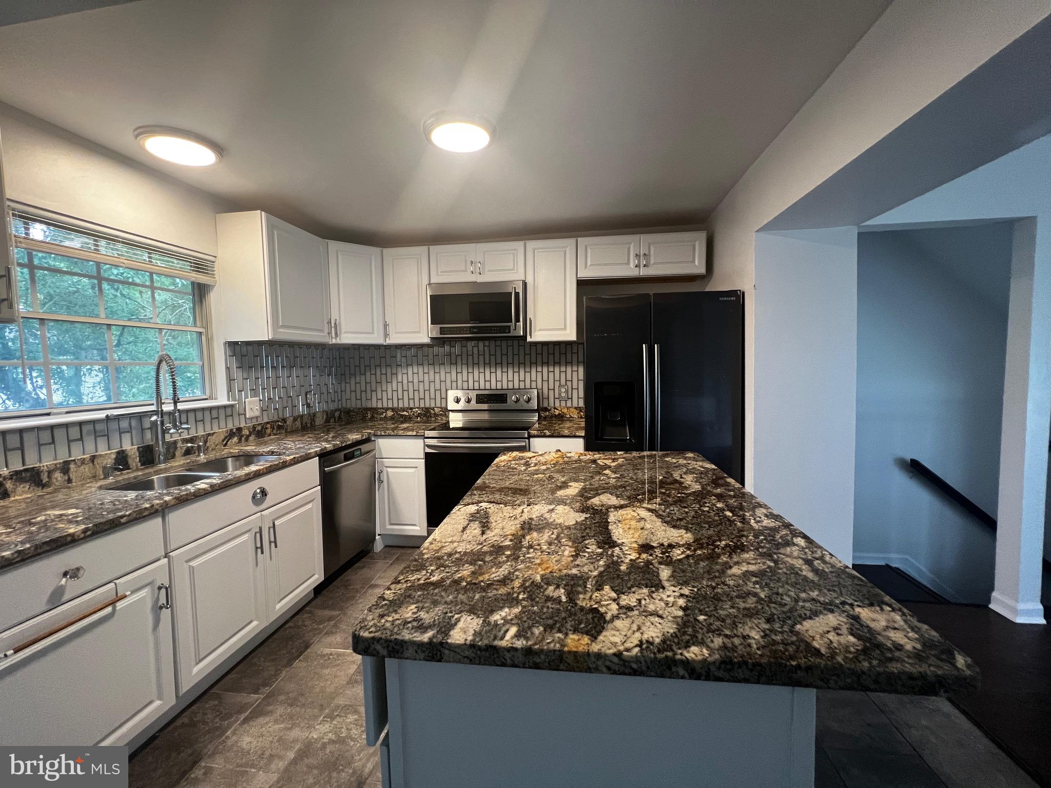 LAKE VILLAGE MANOR - Residential Lease