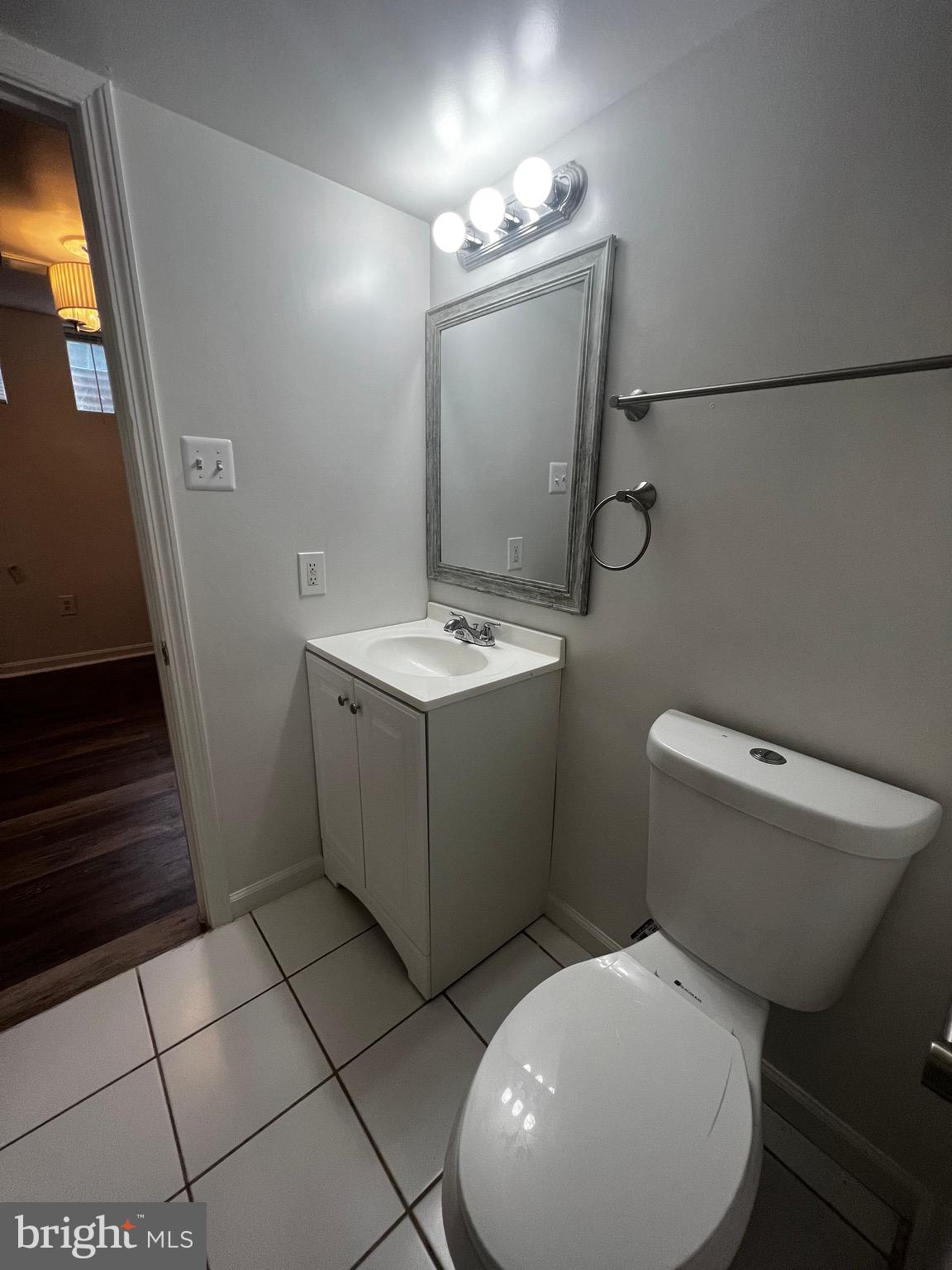 LAKE VILLAGE MANOR - Residential Lease