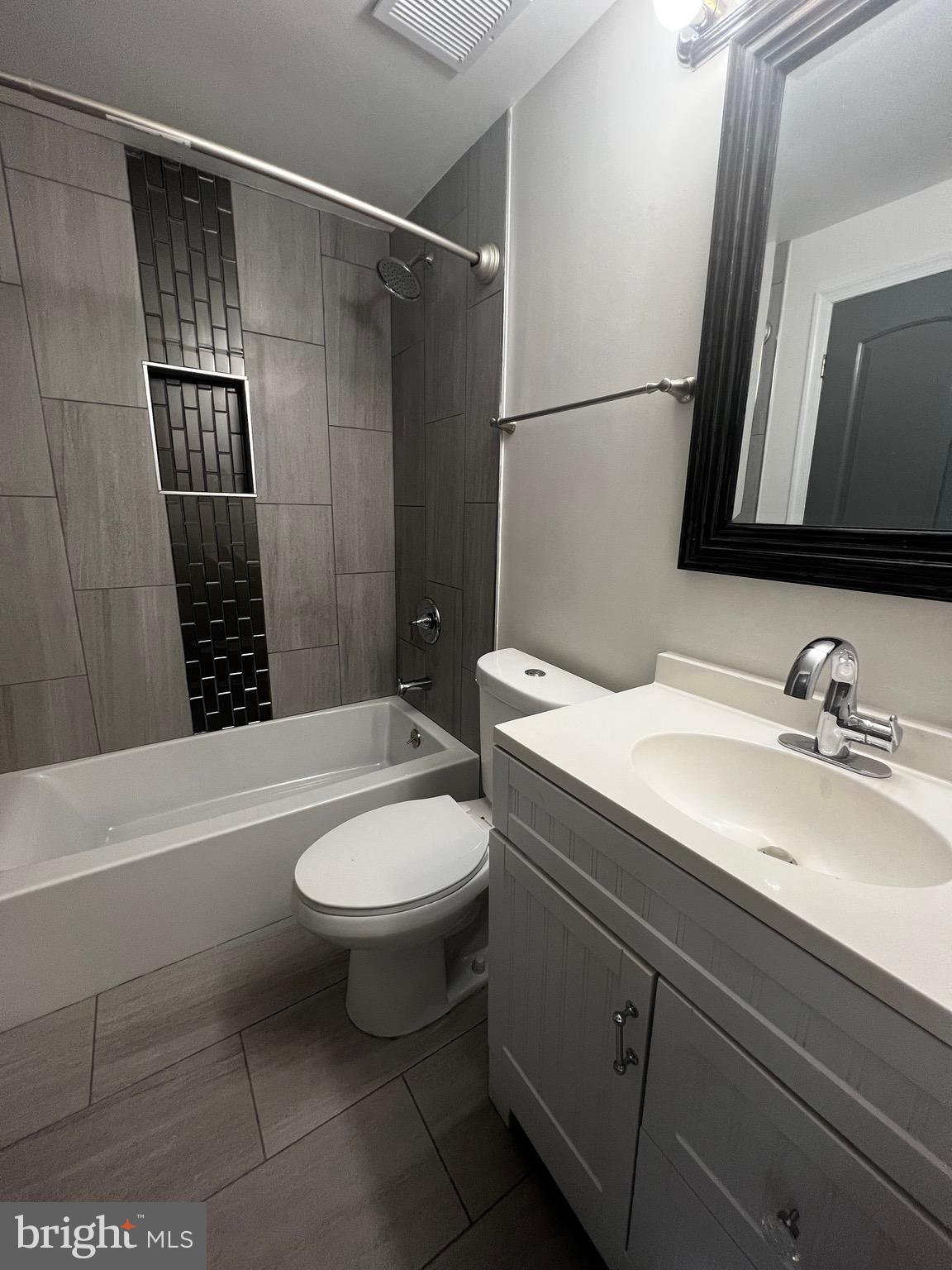 LAKE VILLAGE MANOR - Residential Lease