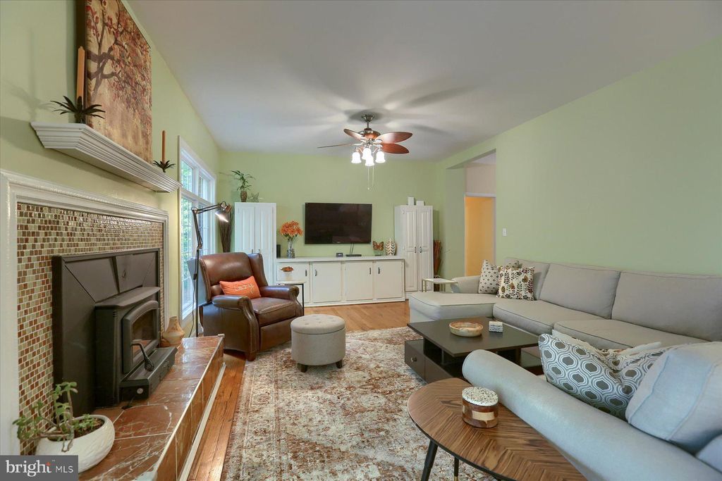 Photo of 817 DORSEA RD, LANCASTER, PA 17601 (MLS # PALA2039582)