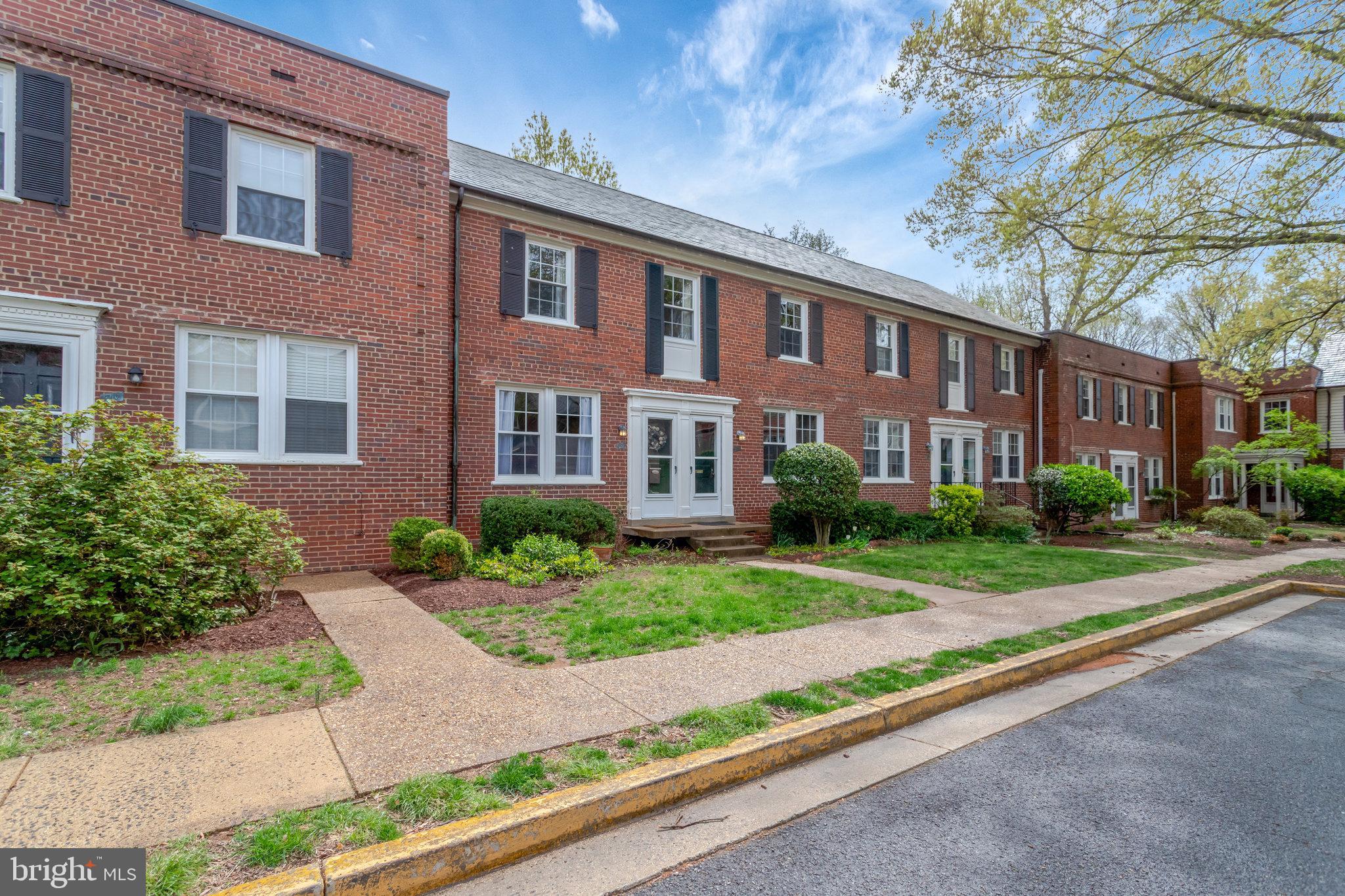 ARLINGTON VILLAGE - Residential Lease