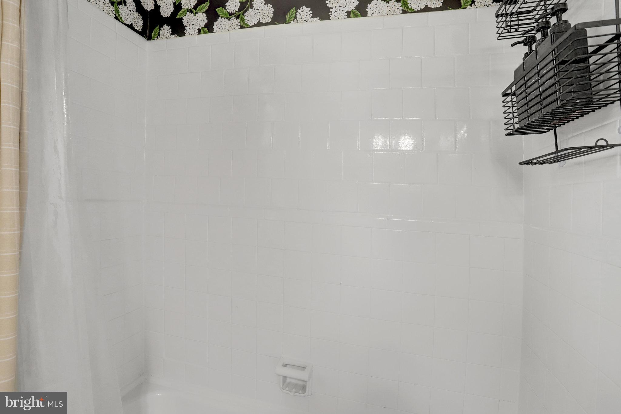 ARLINGTON VILLAGE - Residential Lease