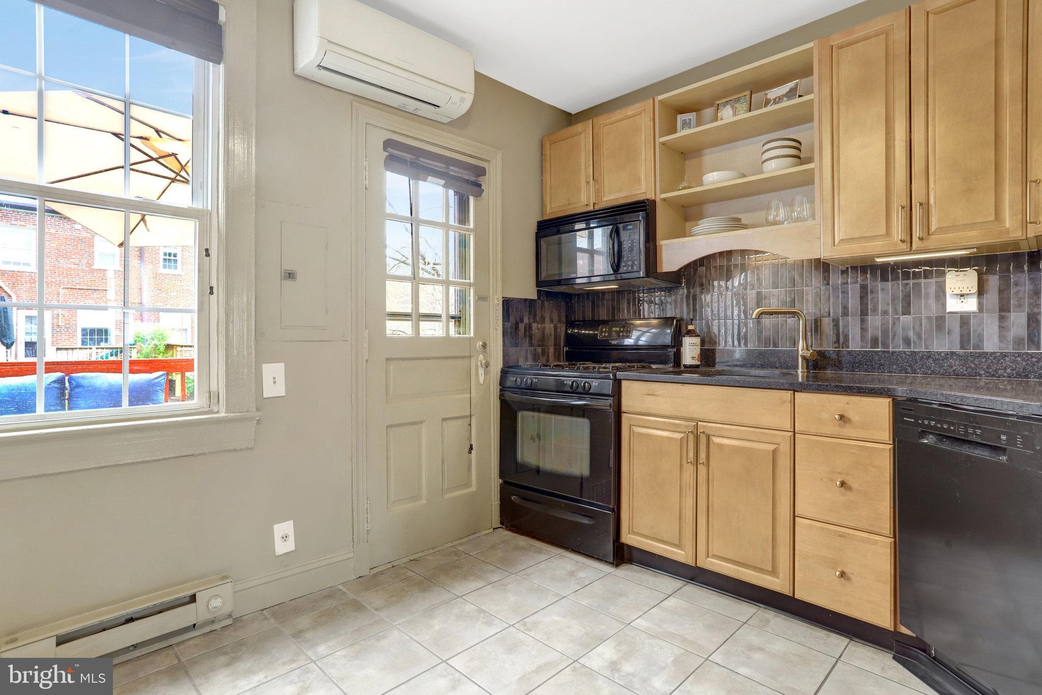 ARLINGTON VILLAGE - Residential Lease