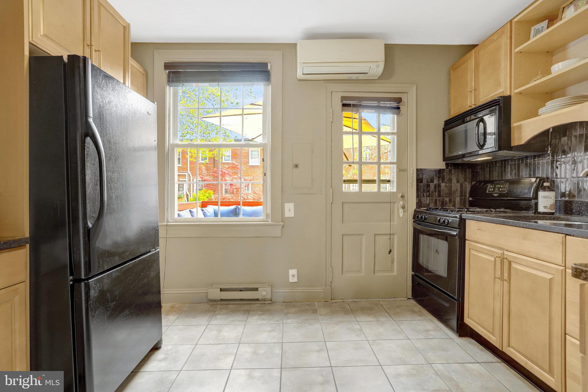 ARLINGTON VILLAGE - Residential Lease