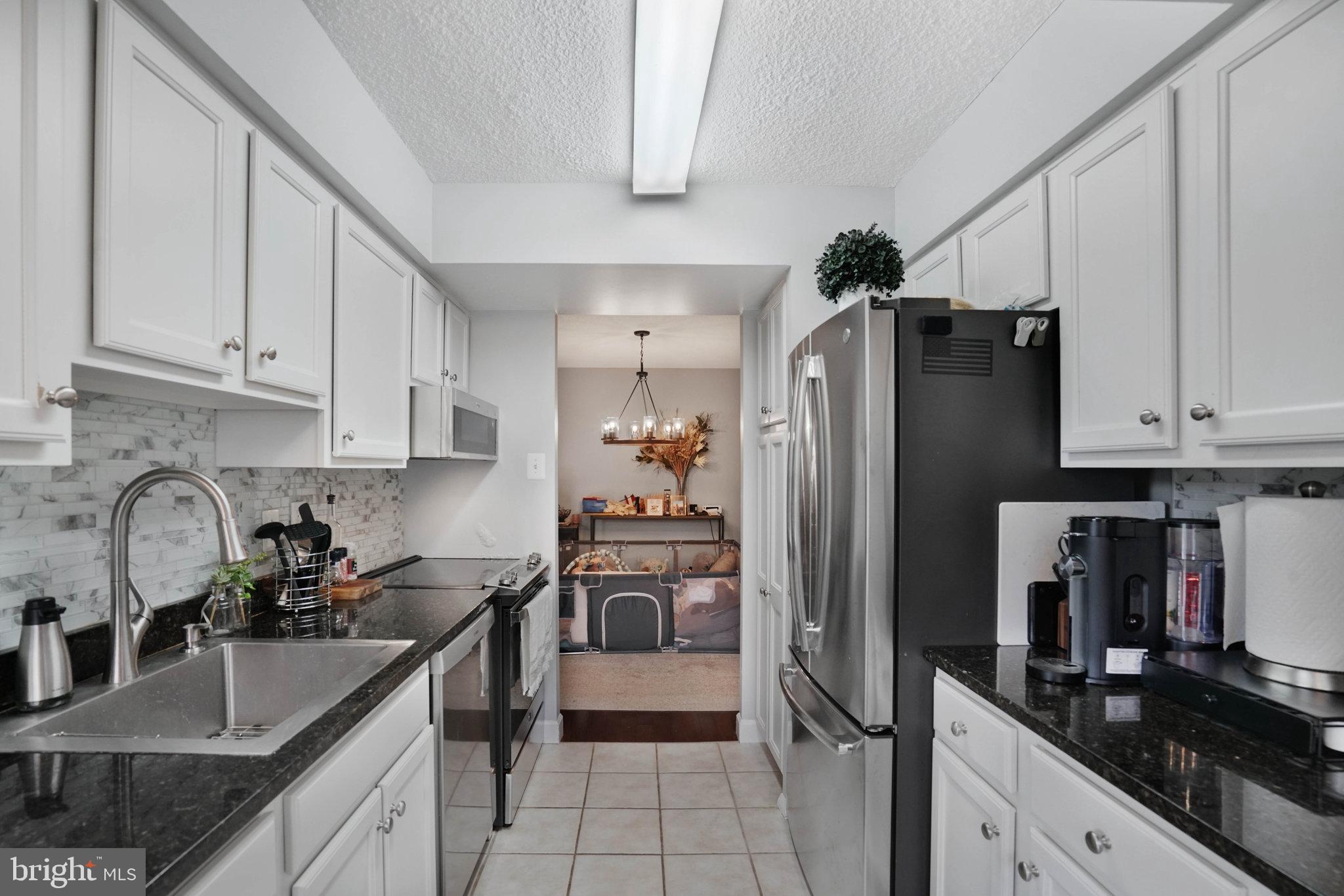 CENTURY SOUTH - Residential Lease