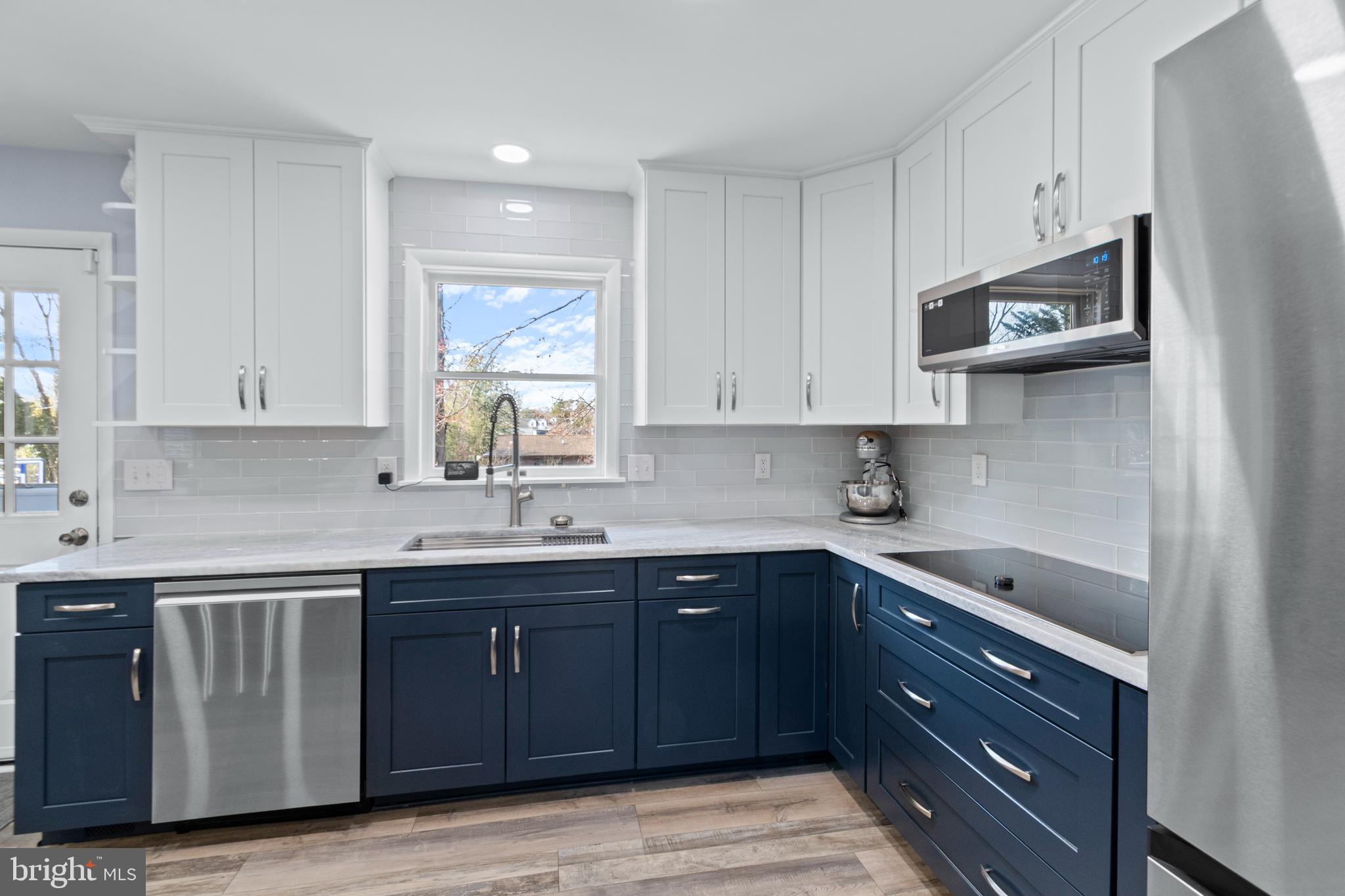 OAK BLUFF - Residential