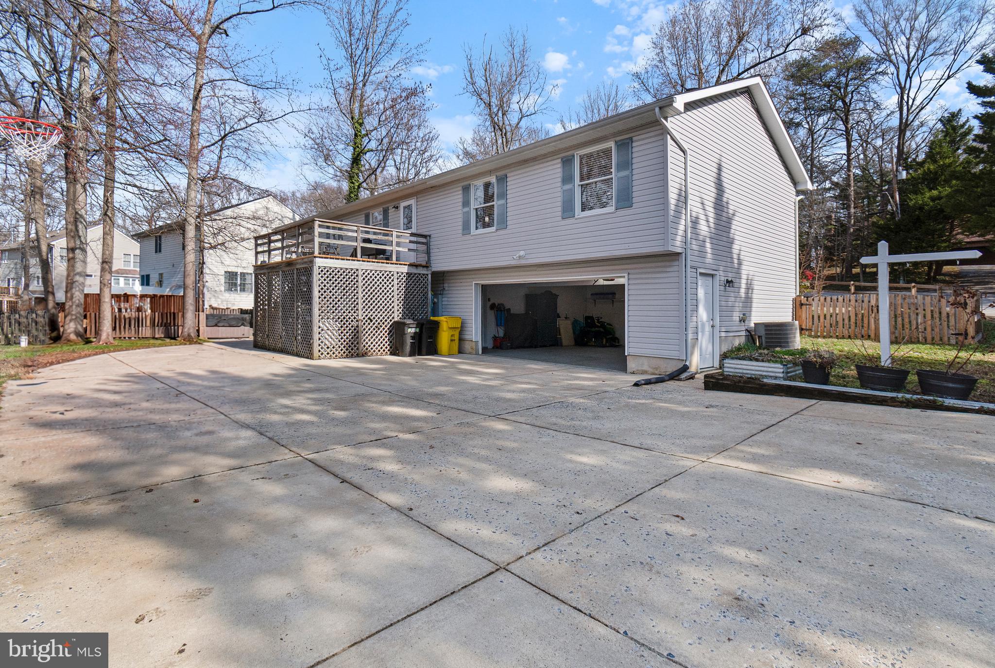 OAK BLUFF - Residential