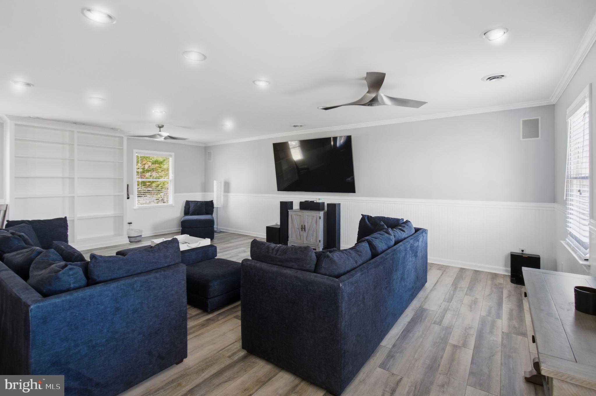 OAK BLUFF - Residential