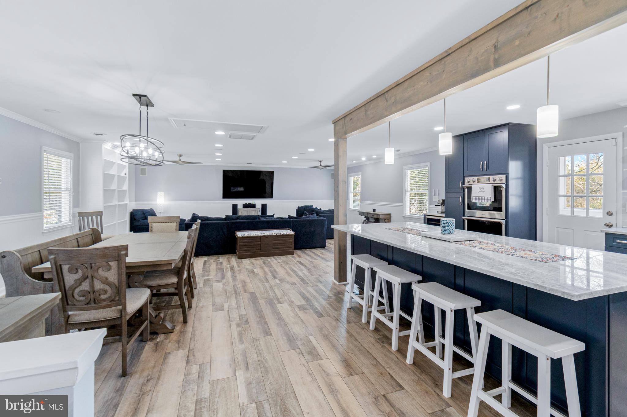 OAK BLUFF - Residential