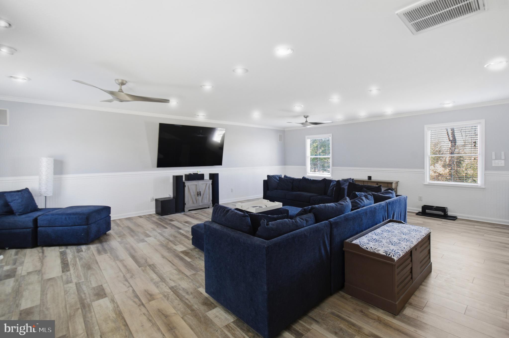 OAK BLUFF - Residential