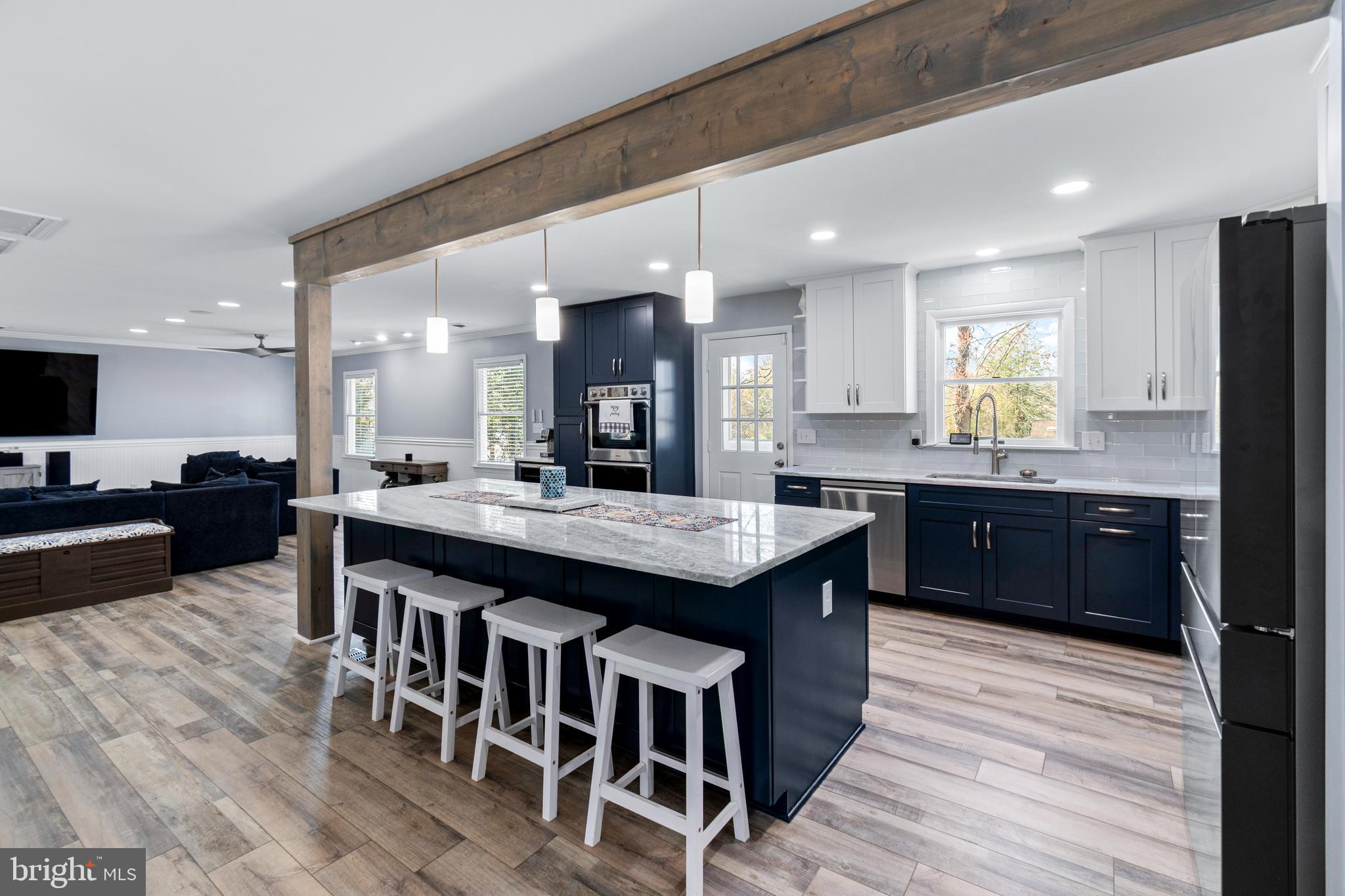 OAK BLUFF - Residential