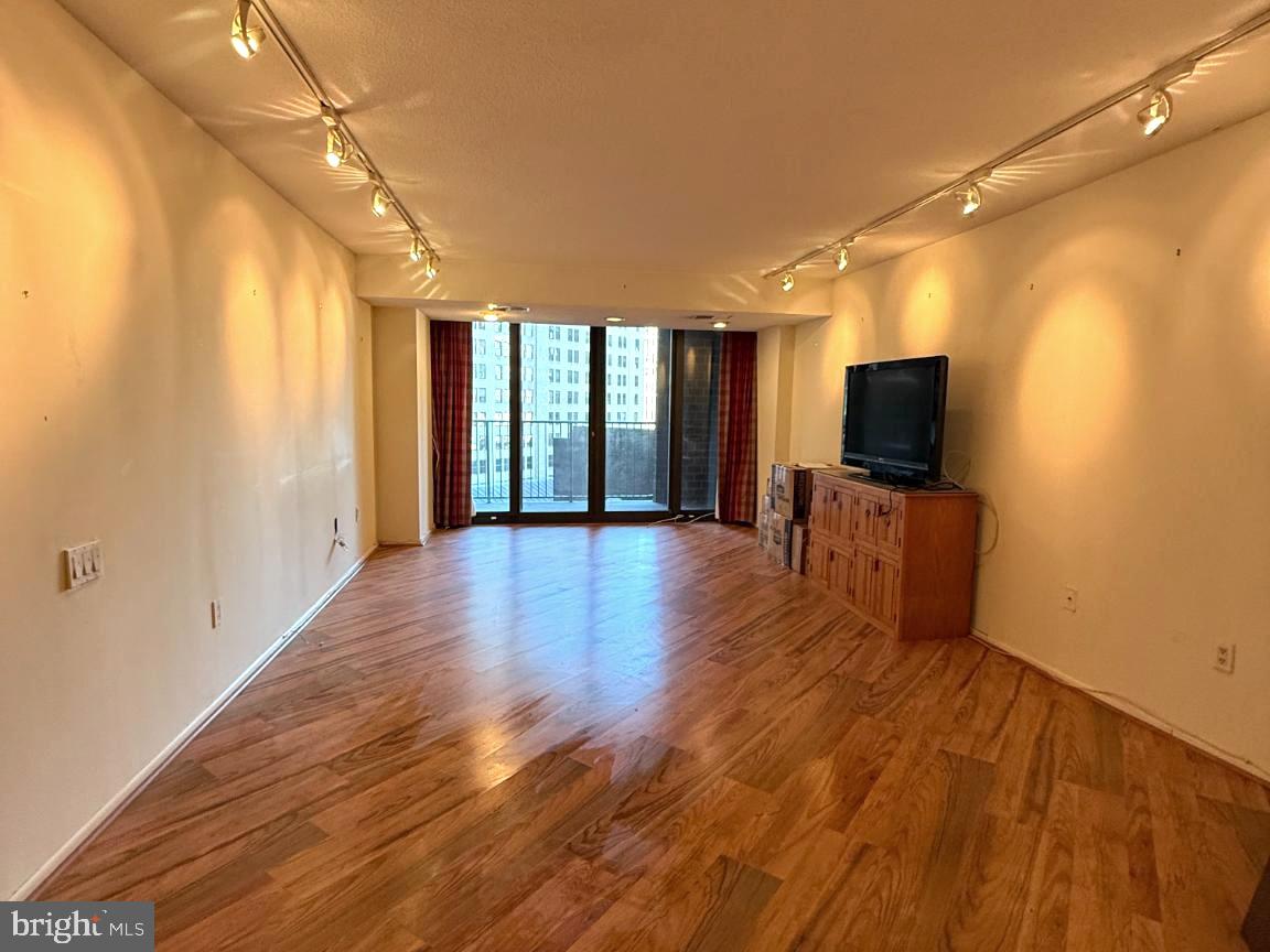 1420 LOCUST STREET 11K