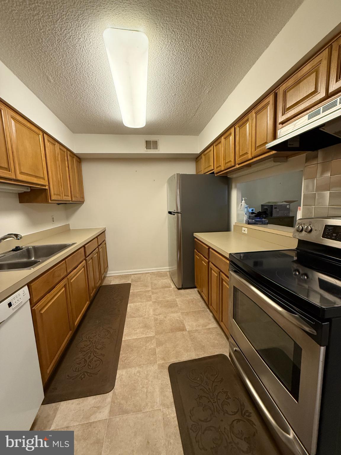 AVENUE OF THE ARTS - Residential